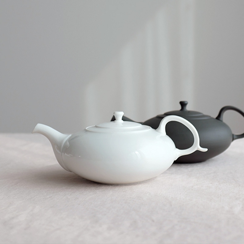 KAORU Tea Pot - White